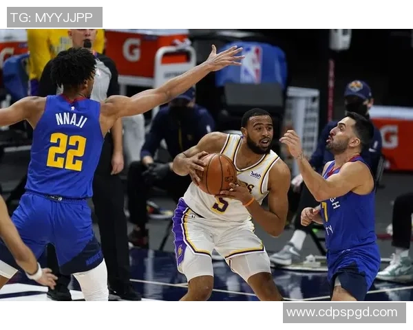 2020年湖人队与掘金队常规赛精彩对决比分回顾与分析