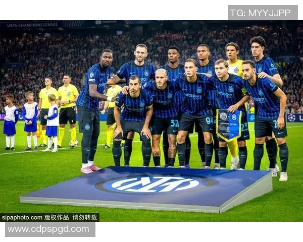 2010年南非世界杯精彩回顾法国队对阵东道主南非队的激烈较量 2010年南非世界杯精彩回顾法国队对阵东道主南非队的激烈较量