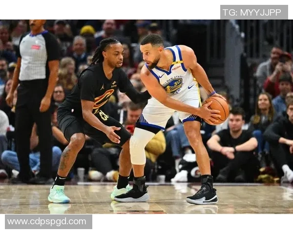 勇士与雷霆激战全场回放精彩瞬间回顾与赛后分析