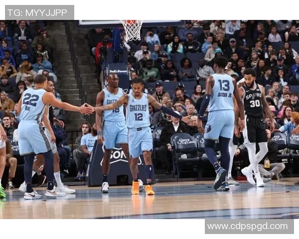 2017年NBA季后赛马刺与灰熊首场对决精彩集锦回顾